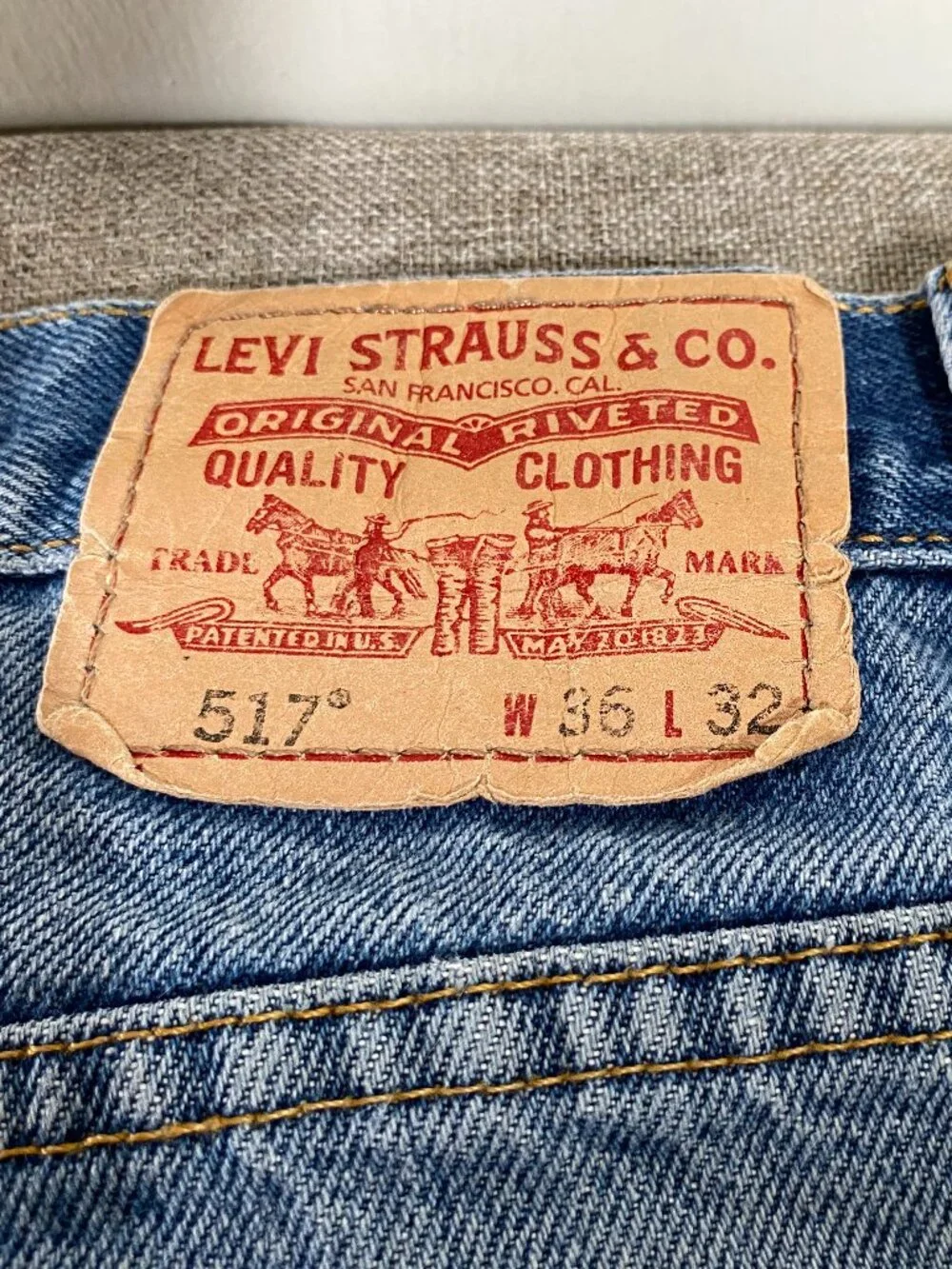 Vintage Levi's 517 Bootcut Denim Jeans Men's 36 x 32 Mid Rise Blue Distressed - Picture 6 of 15